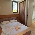 Villa Escape By Form Olea 4 *