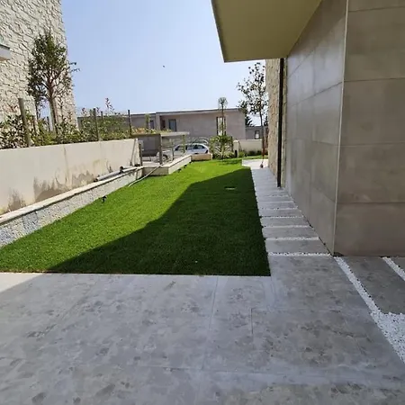 Escape By Form Olea 4 *